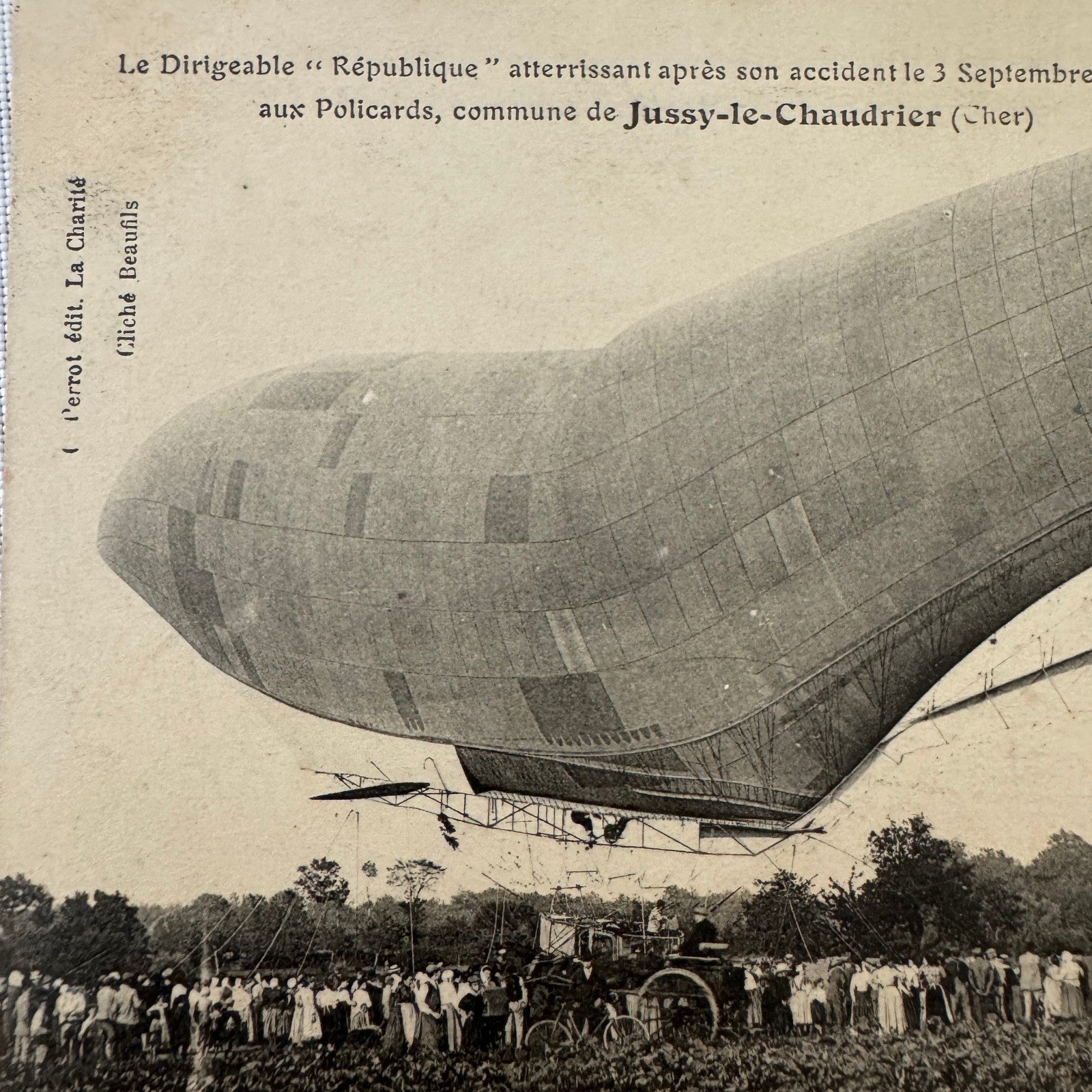 Vintage Zeppelin Airship Dirigible Postcard Post Card French La Republique