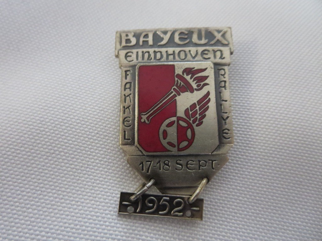 Vintage 1952 Bayeux Eindhoven Fakkel Rallye Car Rally Pin Badge with Date Bar