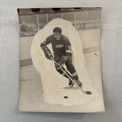 Hockey Player Photo Photograph Vintage Detroit Red Wings Mockup Pete Mahovlich ?