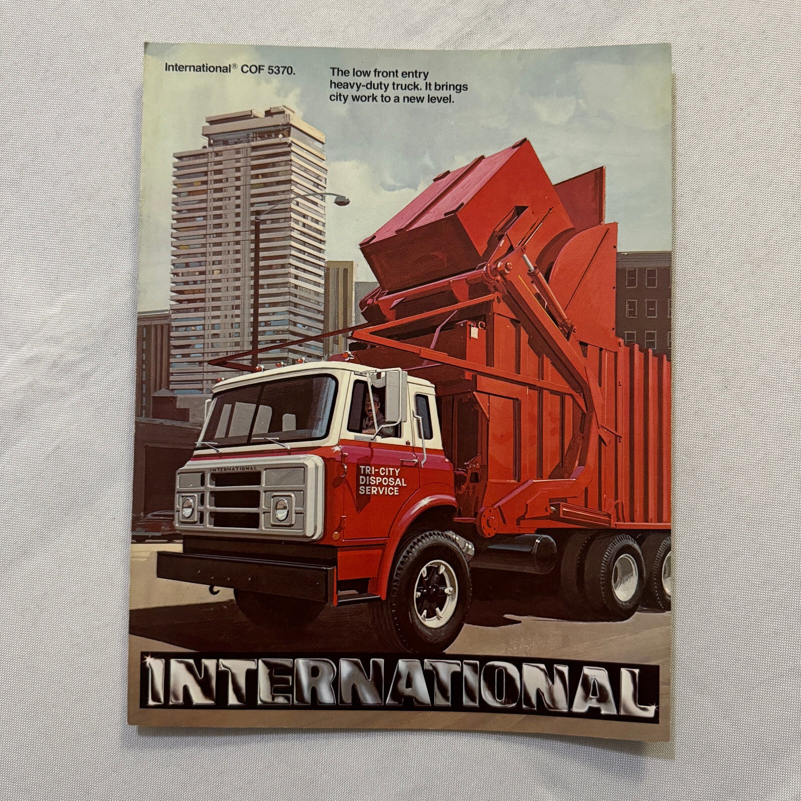 International COF 5370 Garbage Truck Refuse Truck Sales Brochure Catalog