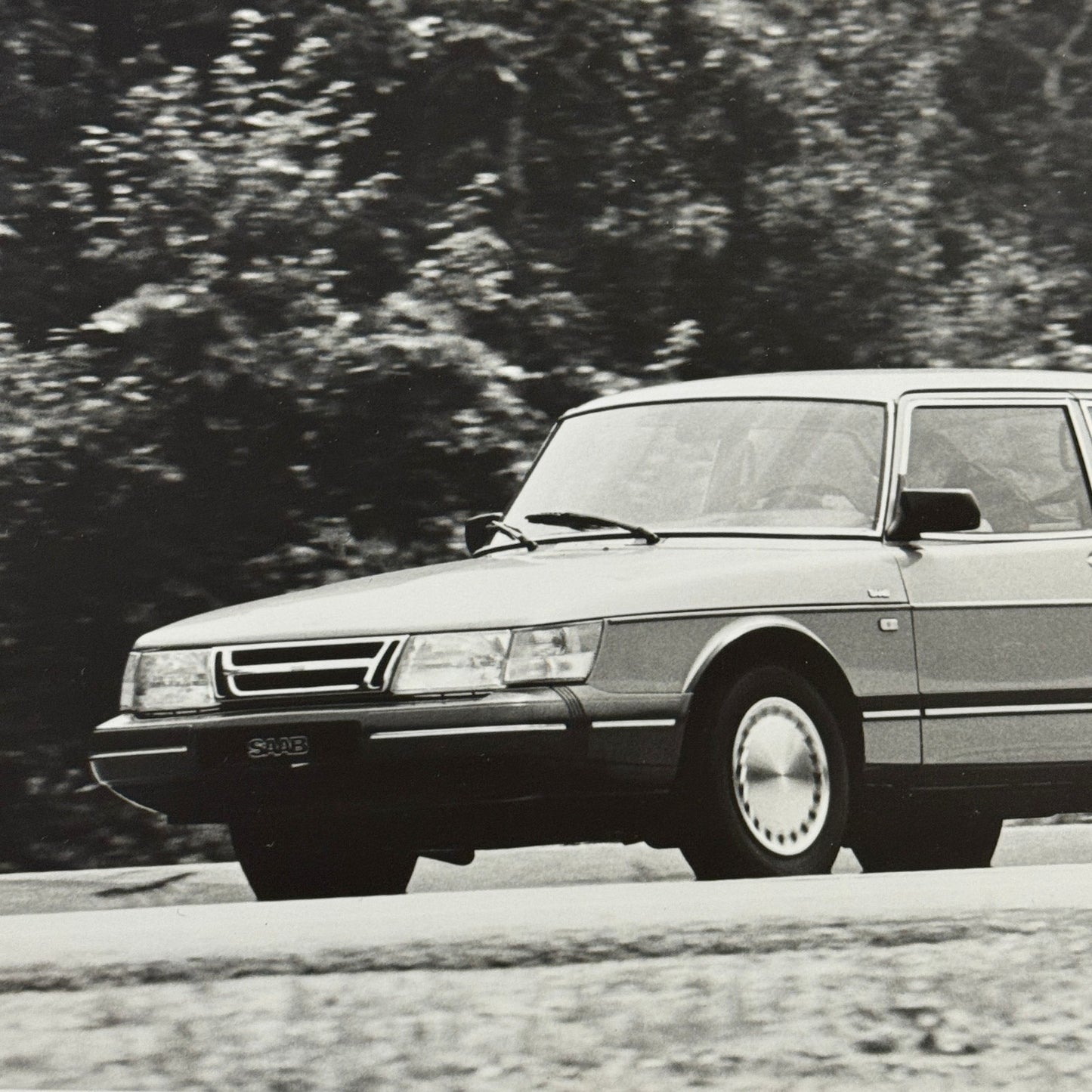 1989 Saab 900 Car Automobile Factory Press Photo Photograph Print
