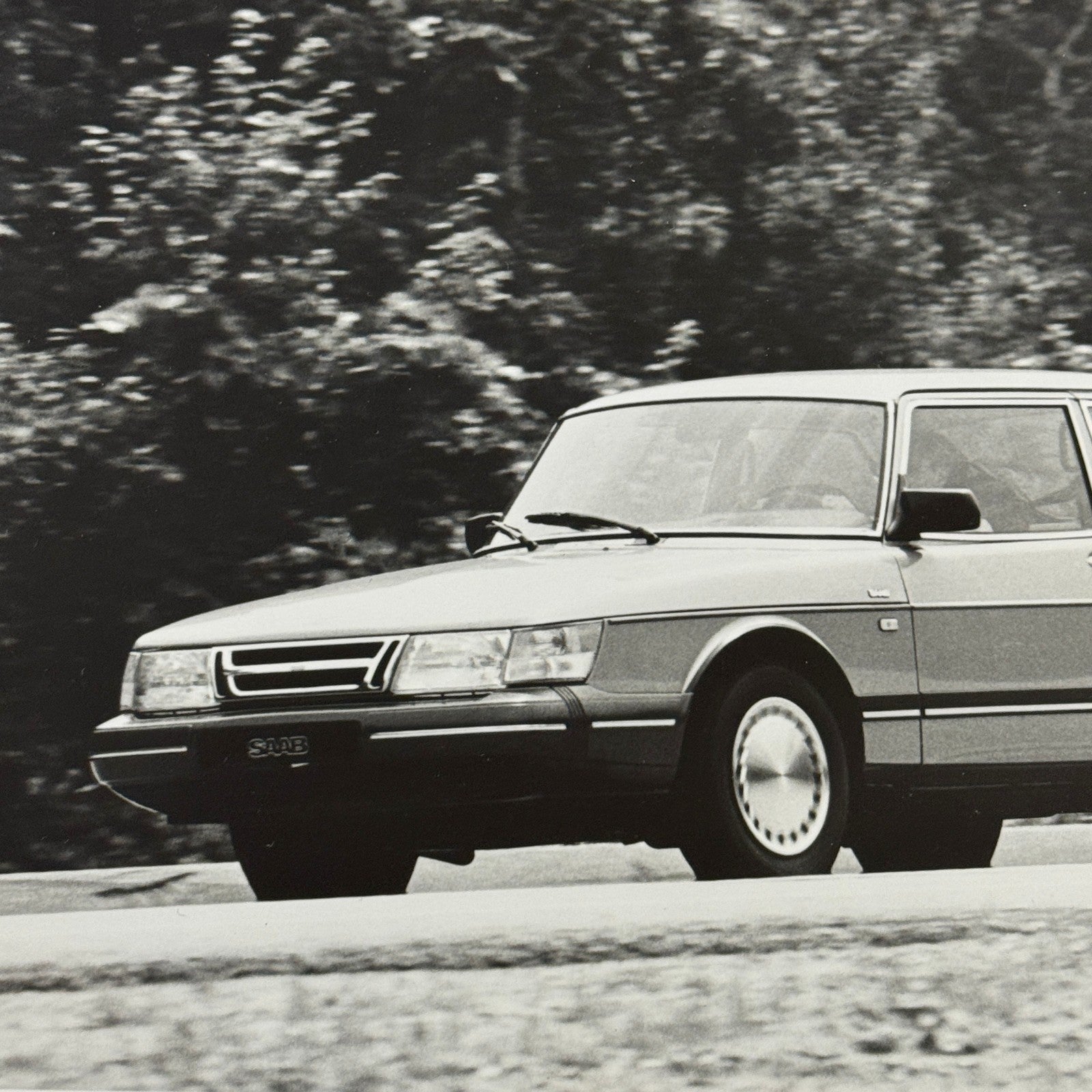 1989 Saab 900 Car Automobile Factory Press Photo Photograph Print