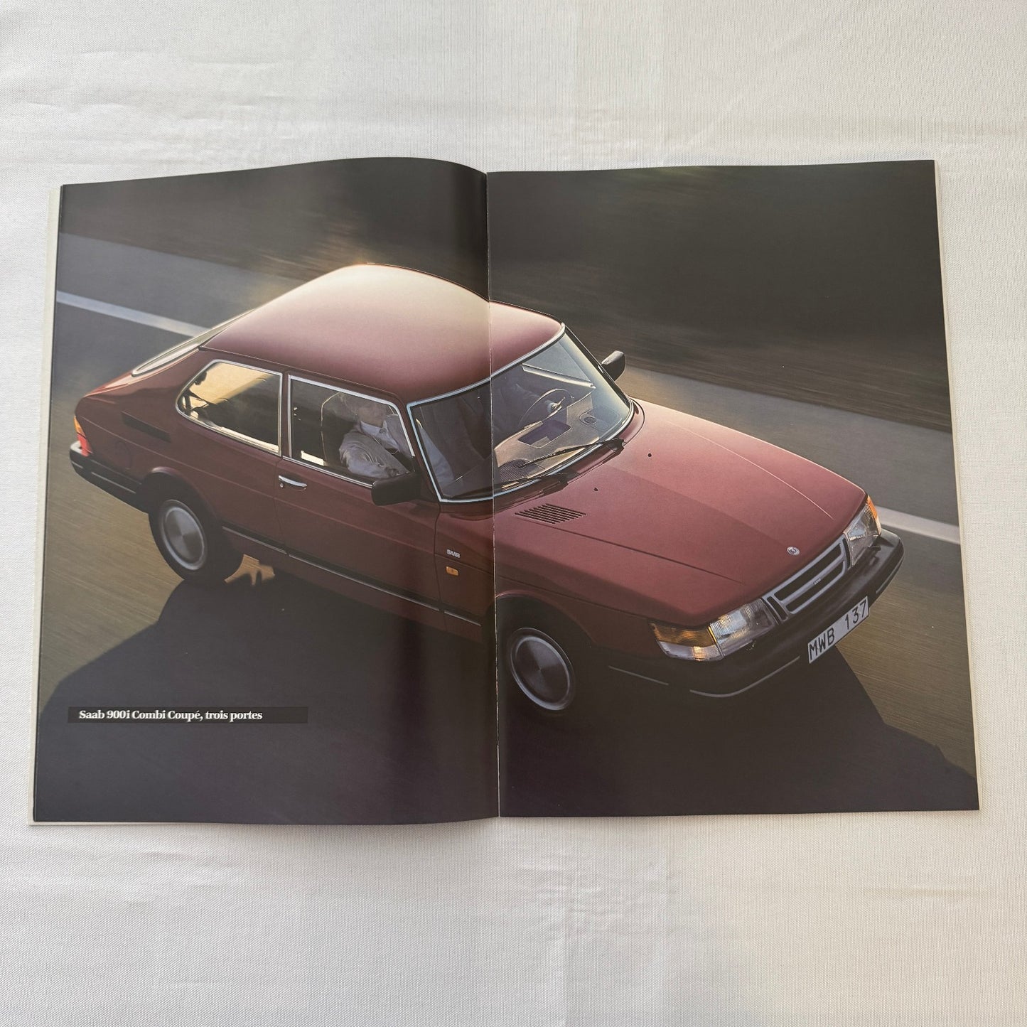 1987 Saab 900i Car Sales Brochure Catalog Vintage Saab 900 FRENCH European