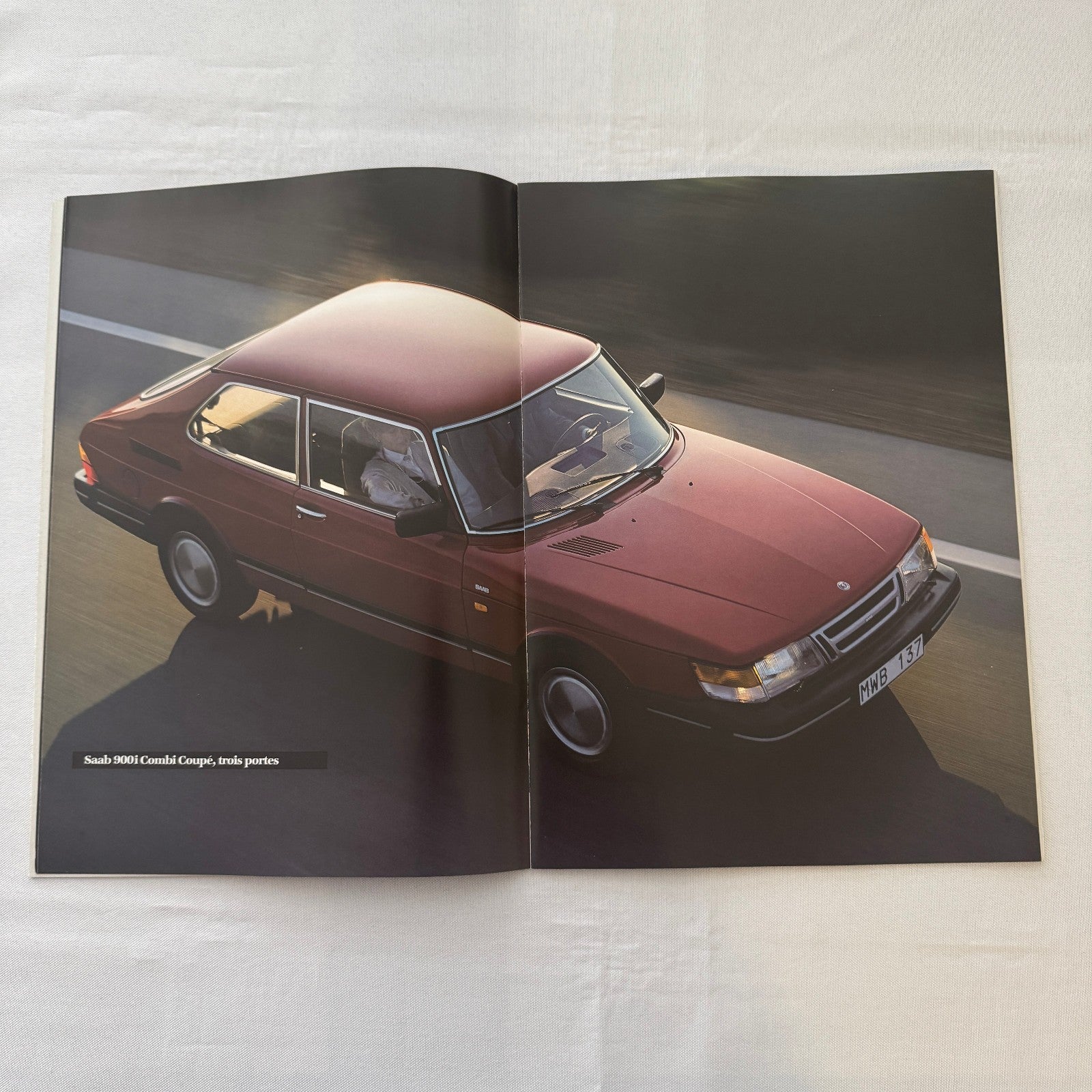 1987 Saab 900i Car Sales Brochure Catalog Vintage Saab 900 FRENCH European